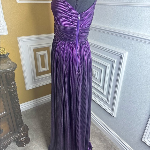 Bronx and Banco size XS
Purple Florence Gown / Elegant Purple One-Shoulder Dress - Picture 11 of 17